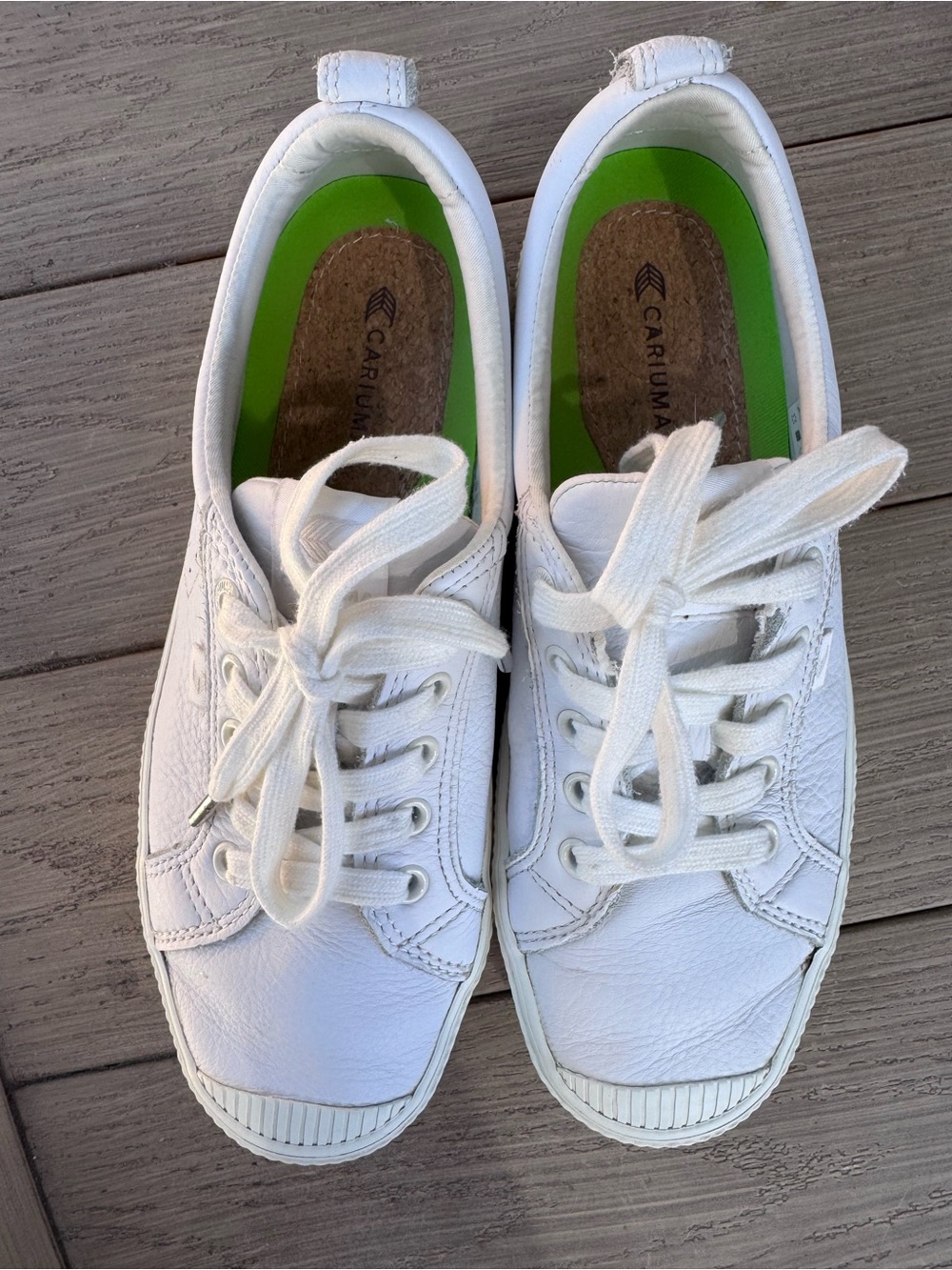 Cariuma White Leather Sneakers with Lime Green Insoles